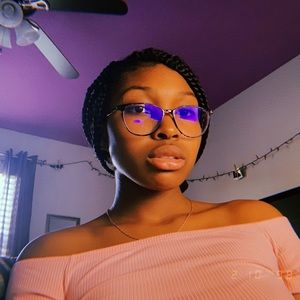 Meet your Posher, Eleyana